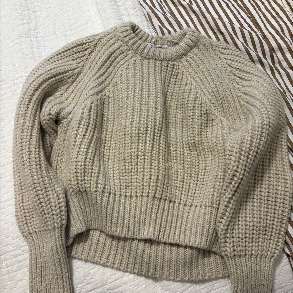 Zara Cream Crew Neck Sweater Knit Timeless Design